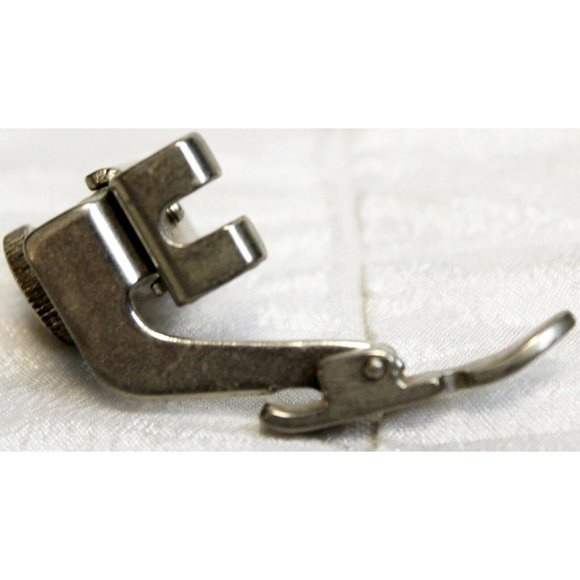 Vtg Singer Zipper Foot #161165 Dlant Shank Sewing Machine Attachment - Picture 2 of 7